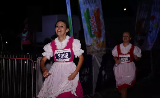 Pobiegli w strojach ludowych po zwycięstwo. Bieg Lachów i Górali rozpoczął 16. Festiwal Biegowy w Piwnicznej - 27